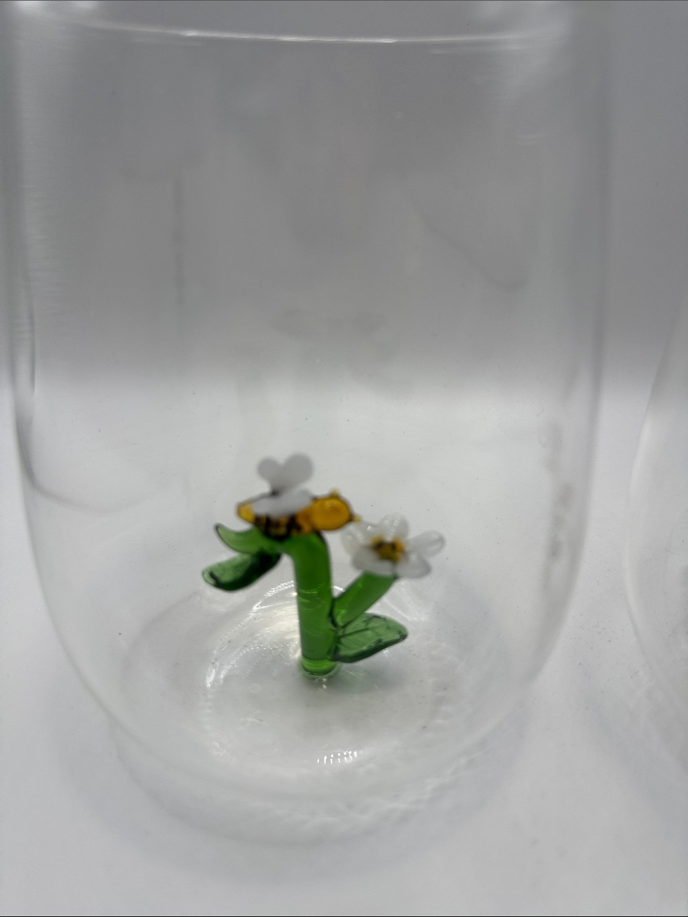 Set of 2 Jumbo Bee and Flower Stemless Wine Glasses - Picture 6 of 9